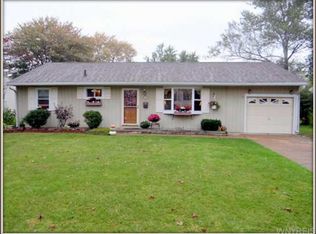 1674 Leah Dr, North Tonawanda, NY