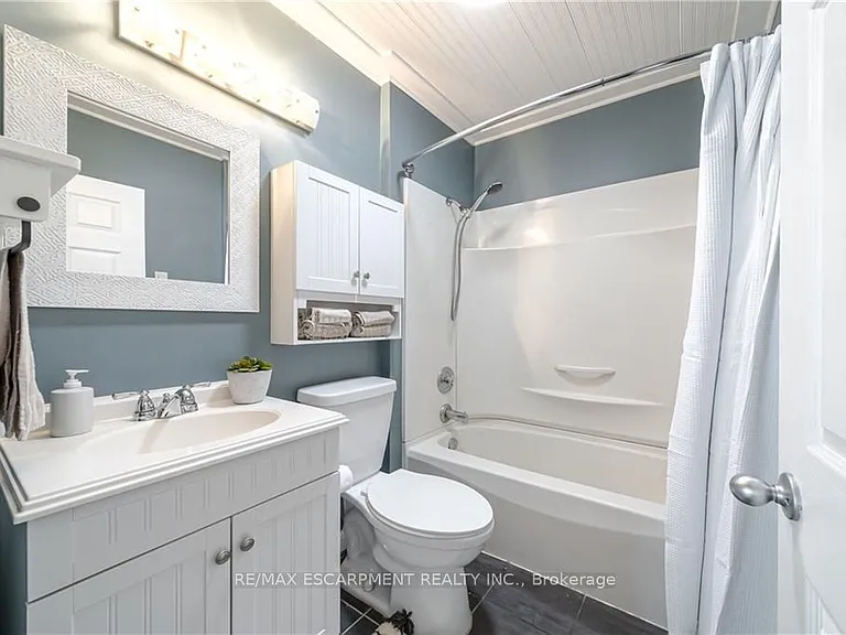 22 Concord Ave — Photo 8