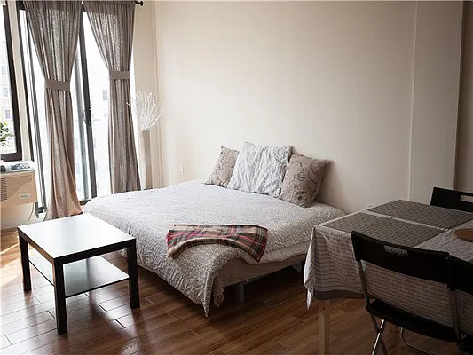 Rented by 18 REALTY | media 81