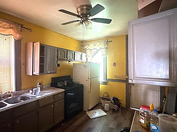 3rd image of 3502 Cora Ave