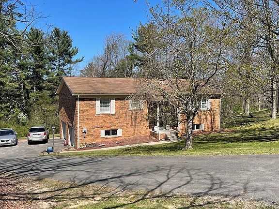 2nd image of 214 Grist Mill Dr