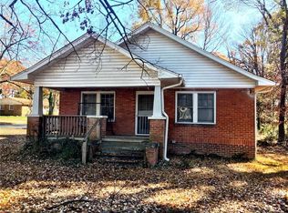 1140 Montlieu Ave, High Point, NC 27262