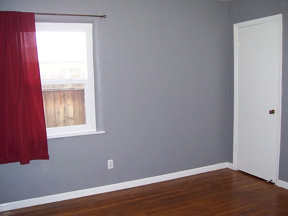 5th image of 2036 Mayfair Dr W