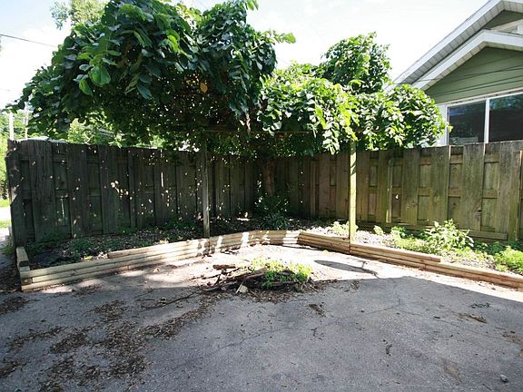 3rd image of 1460 Hudson St
