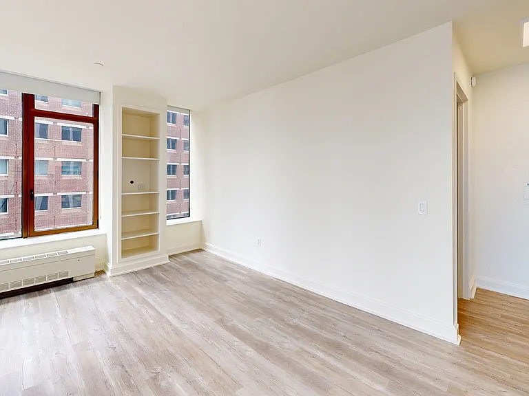 10 Hanover Square — Photo 146