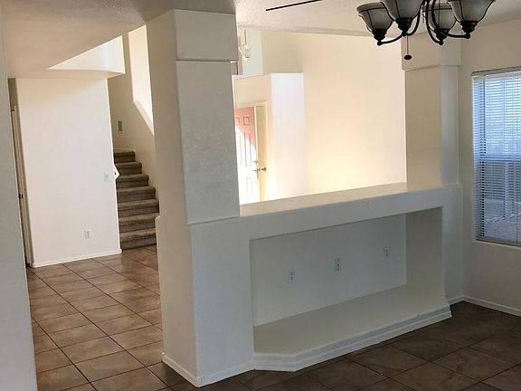 5th image of 4018 E Meadow Dr