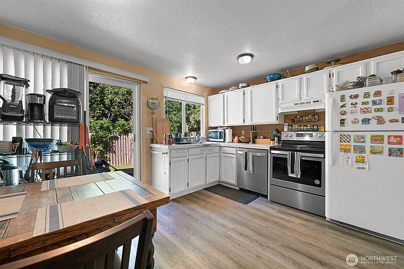 3rd image of 2210 Wilson Avenue