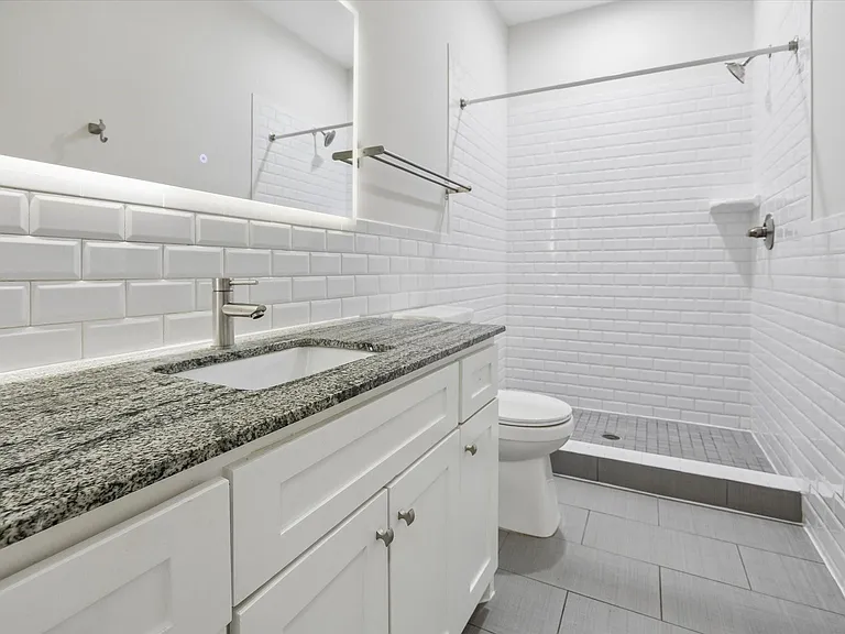 2316 Hopkins St #2 — Photo 12