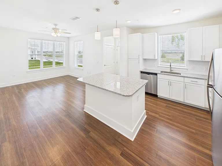 270 Arsdale Ave #26-103 — Photo 2