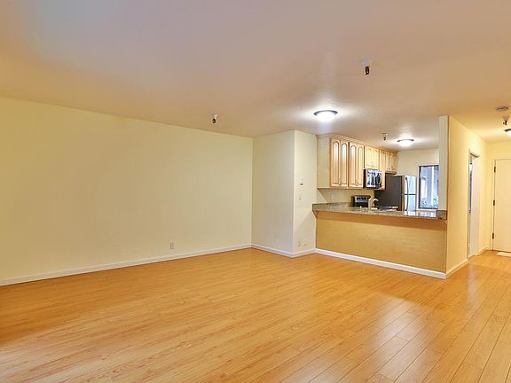 4th image of 443 Alberto Way Unit B116