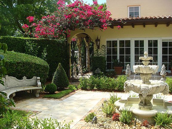 2nd image of 5004 Alhambra Cir