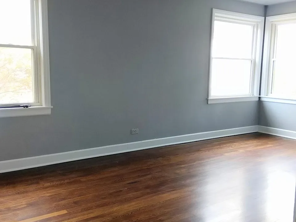 Master bedroom 17'x10'