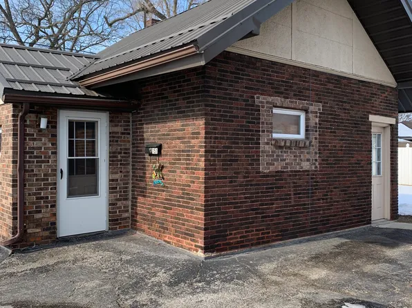 151 E Delaware St, Knox, IN 46534