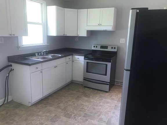 5th image of 25509 Surry Ave