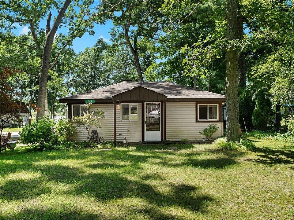 1st image of 220 Ellsworth Lake Dr