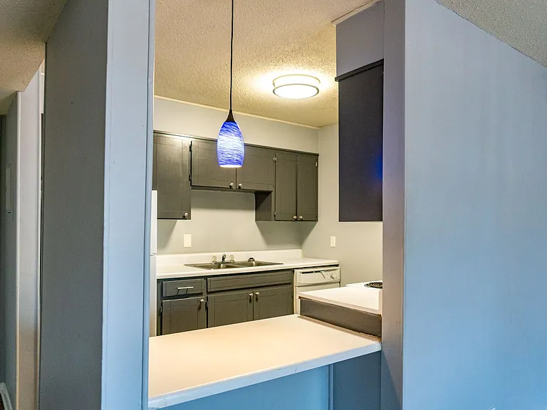 Coleman Place Apartments — Photo 9