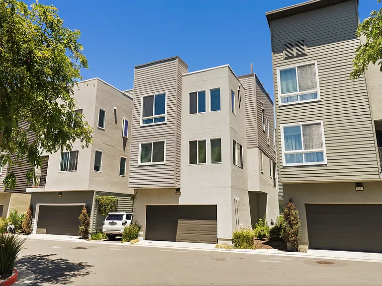 1475 Latitudes Way — Photo 44