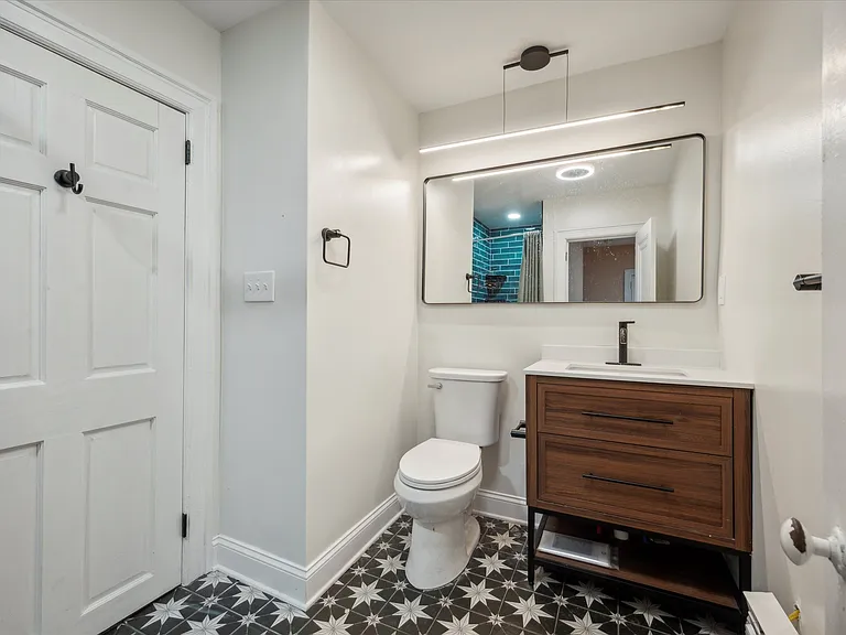 5400 Woodcrest Ave — Photo 24