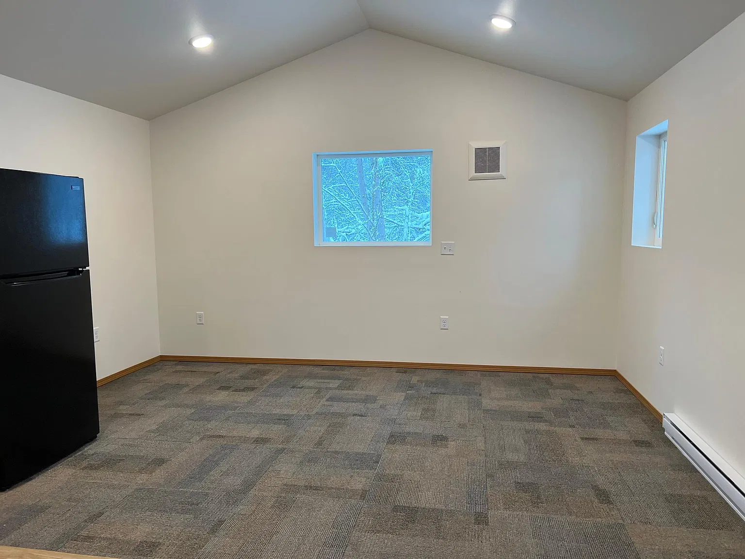 Studio, 320 sqft, $750 — Photo 2