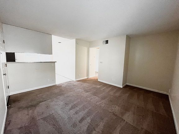 2nd image of 1711 Q St APT 04