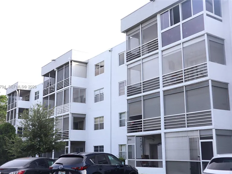 3000 E Sunrise Lakes Dr #303 — Photo 1