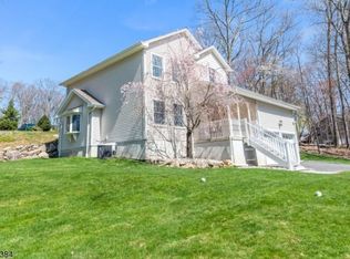 116 Jefferson Trl, Hopatcong, NJ 07843