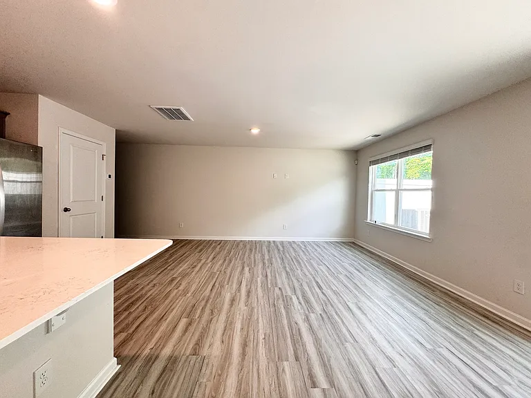 5124 Hyrule Dr — Photo 9