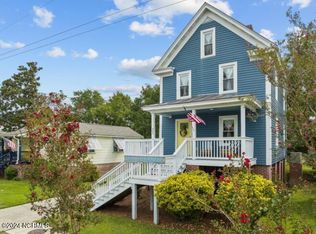 402 Broad St, Oriental, NC 28571
