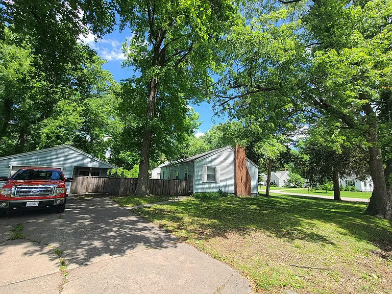 2101 Pickett St — Photo 2