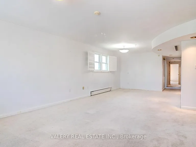 47 Ranleigh Ave #301 — Photo 4