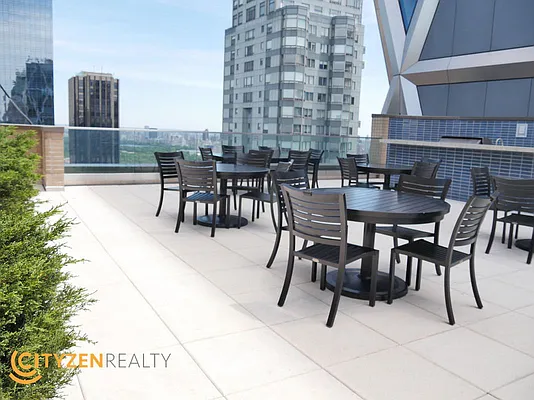 Rented by City Zen Realty | media 8