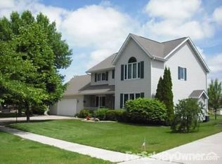 1075 S Park Ave, Fond Du Lac, WI 54935