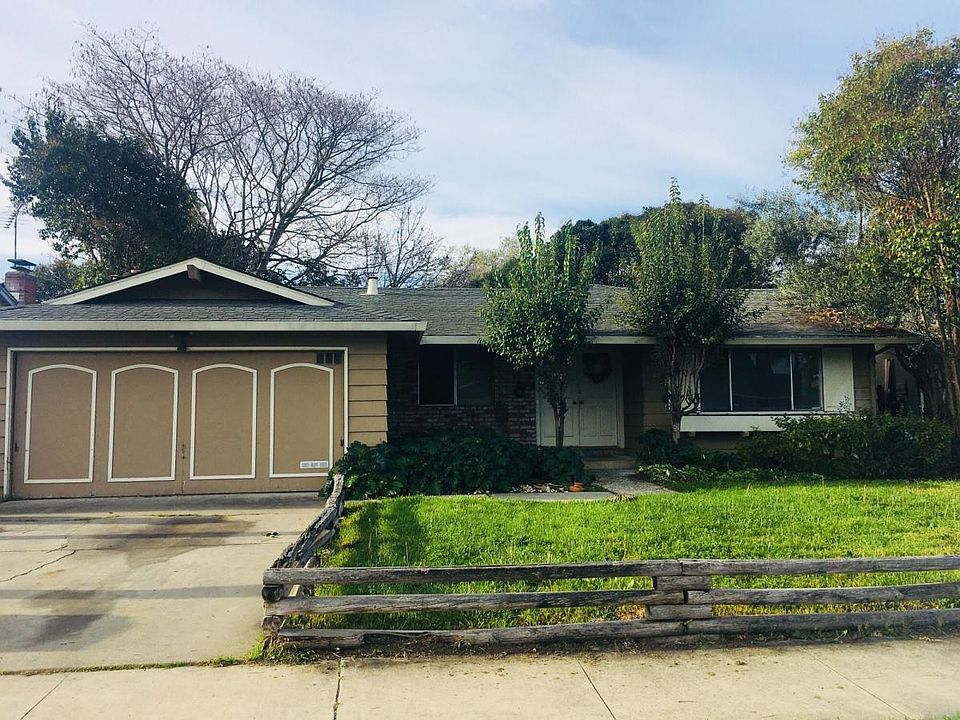 1st image of 782 River Park Dr