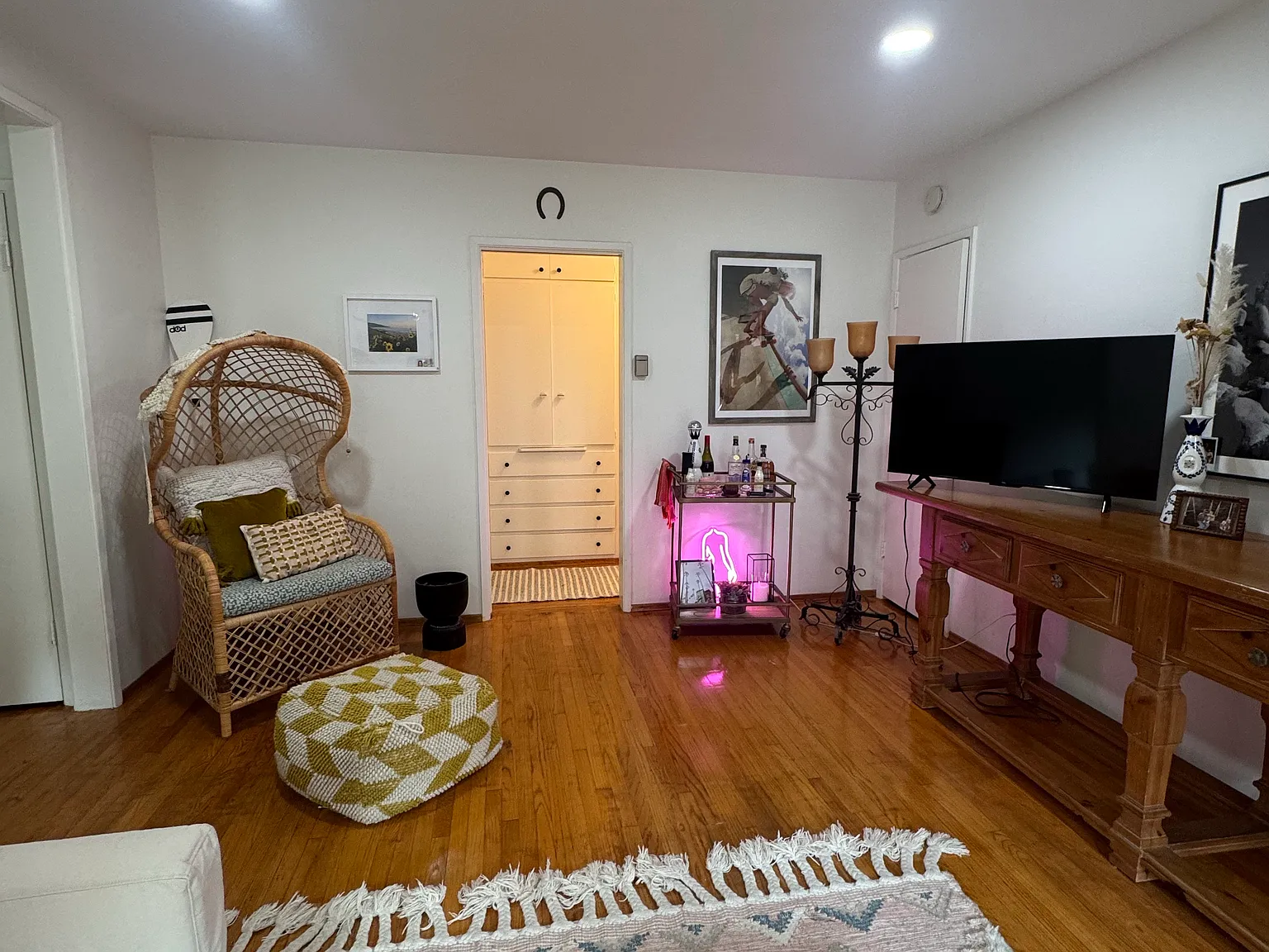1 bed, 756 sqft, $2,350 — Photo 2