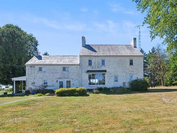 3rd image of 657 Winebrenner Rd
