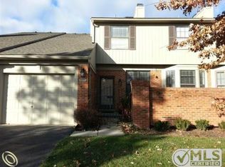 7295 Green Farm Rd #1, West Bloomfield, MI 48322