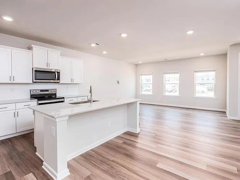 415 Wescott St — Photo 1