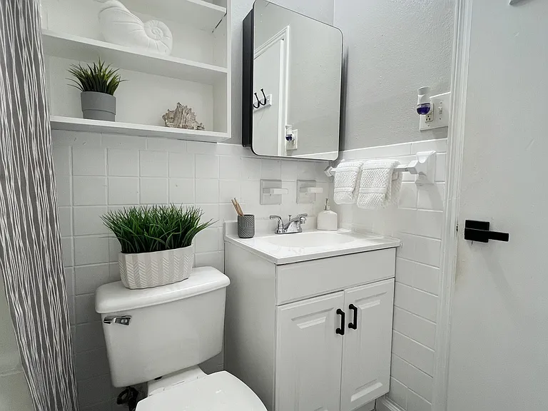 615 Crest Ct — Photo 16
