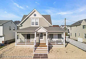 211 Arnold Ave — Photo 2