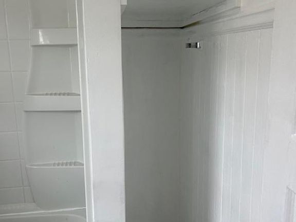 5th image of 842 37th St
