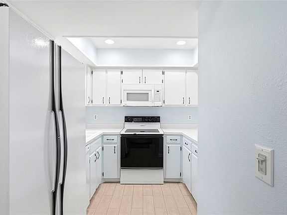 5th image of 1227 N McMullen Booth Rd #1227