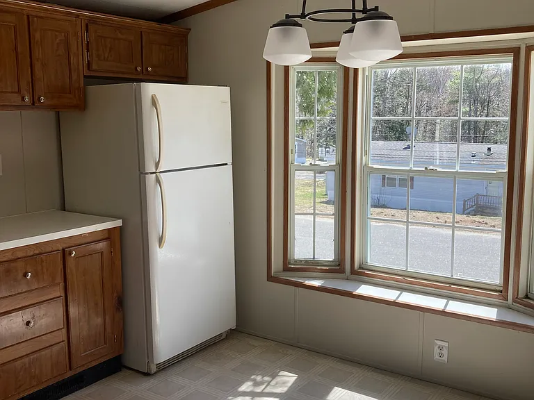 27 Middle St #27 — Photo 3