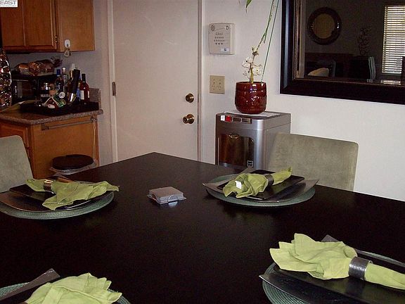 4th image of 1245 Derrick Dr