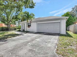 1077 SW 120th Ave, Davie, FL 33325
