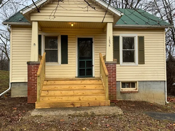 1854 Spring Hill Rd, Staunton, VA 24401