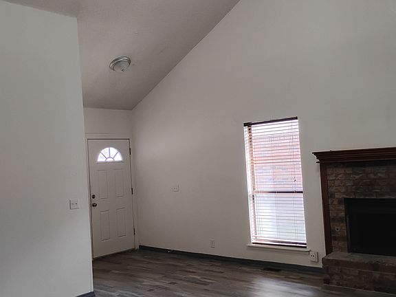3rd image of 12713 Meadows Dr