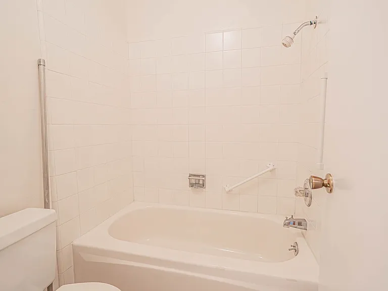 22210 James Alan Cir #8 — Photo 19