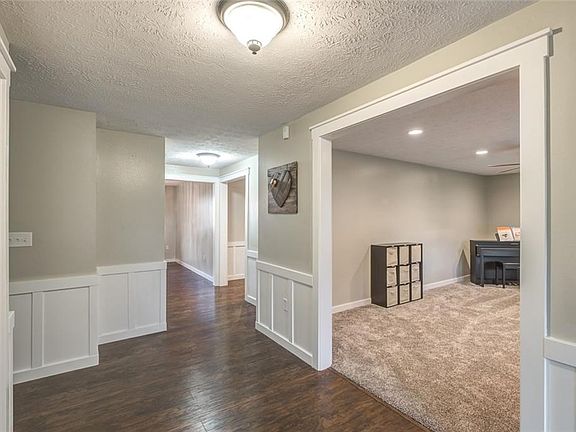 2nd image of 3706 Meadowcourt Dr