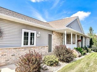 307 Pebble Brook Ln, Lodi, WI 53555