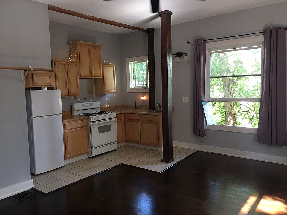2nd image of 2229 NW Everett St #5